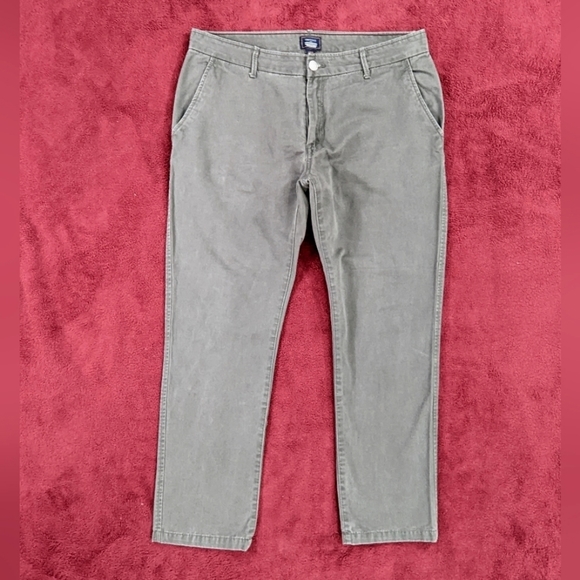 GAP Other - GAP pants men's 34x30 gray khaki 100% cotton lived in tapered